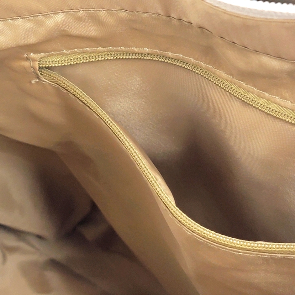 NWOT Aurielle Leather Handbag P18 - Picture 8 of 9